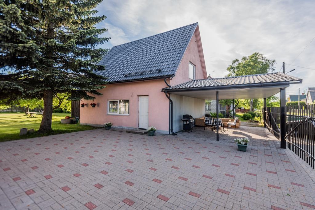 Villa Lubja Holiday House Pärnu Exterior foto